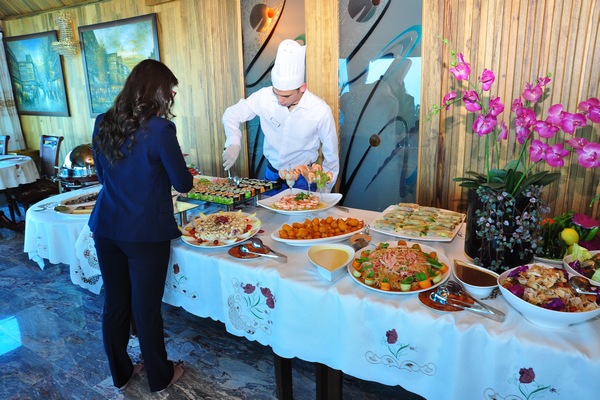 Sunday Buffet at Bay Lodge